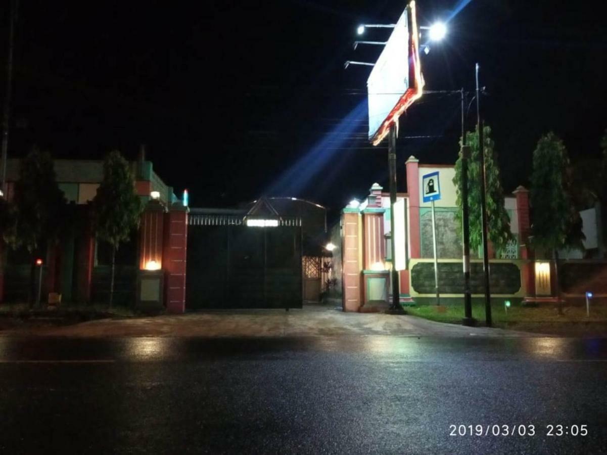 Penginapan Hotel Mangir Asri Giaoag Bagian luar foto